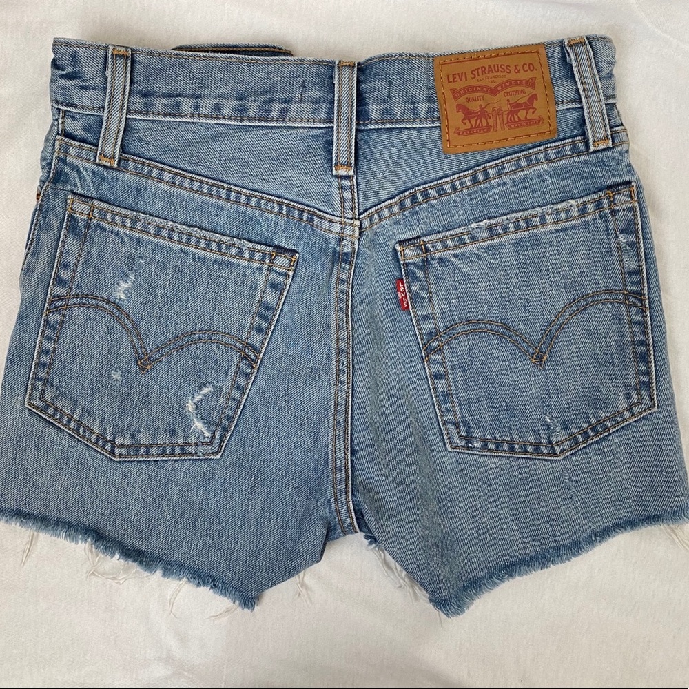 Levi’s High-rise Wedgie Cutoff Shorts